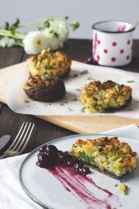 Veggie Grillen: Gefüllte Portobello-Pilze mit Blaubeerchutney