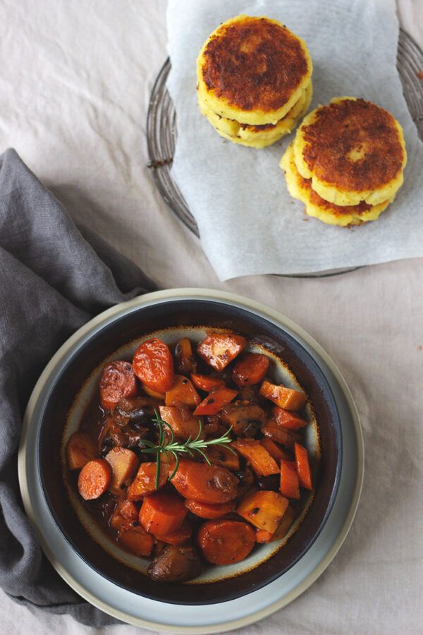 Würziges Gemüse-Ragout mit Kartoffelplätzchen